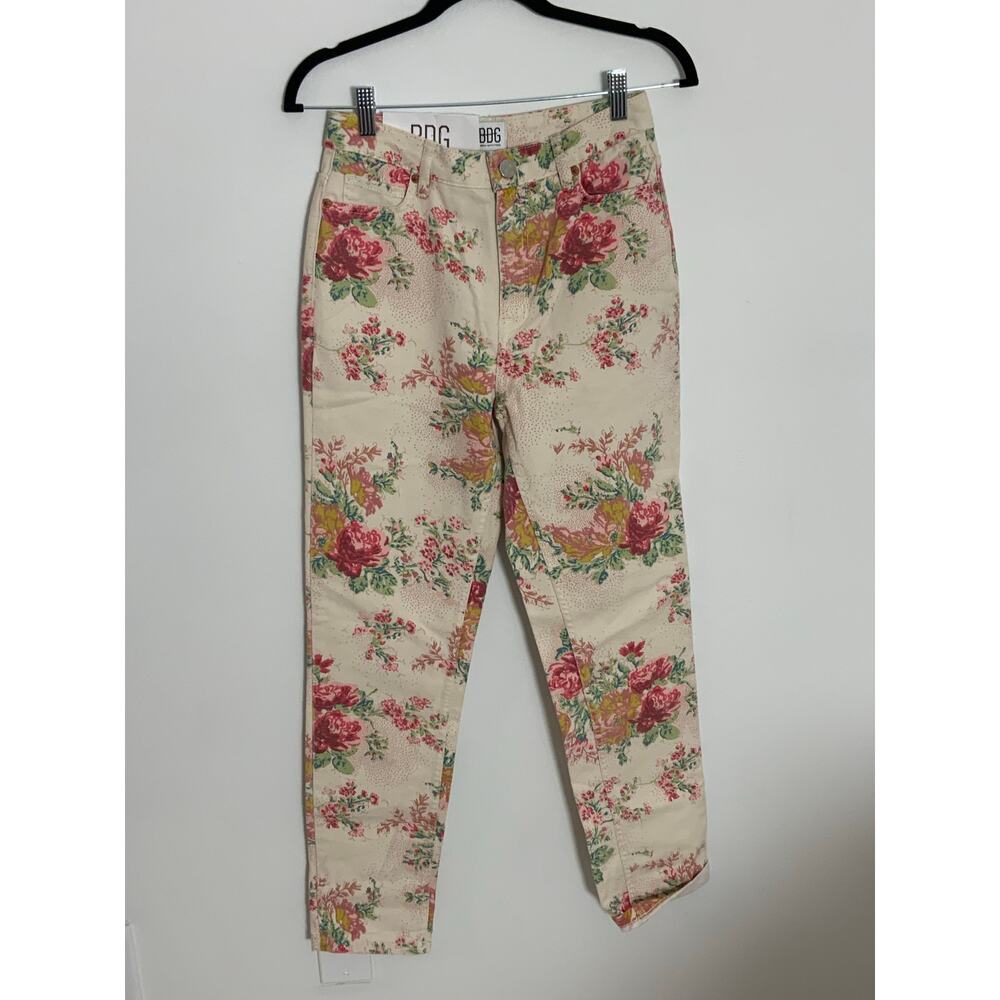 BDG Floral High Waisted Tapered Leg Mom Jeans NWT size 25‎